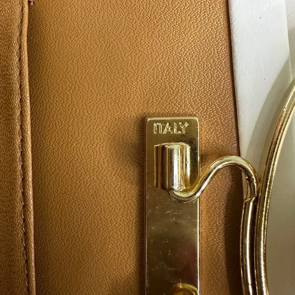 Vintage 1980 Purse with Fold Out Mirror White‎ Made in Italy